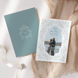 Romantisches Regency-Foto in Staubblau Save The Date