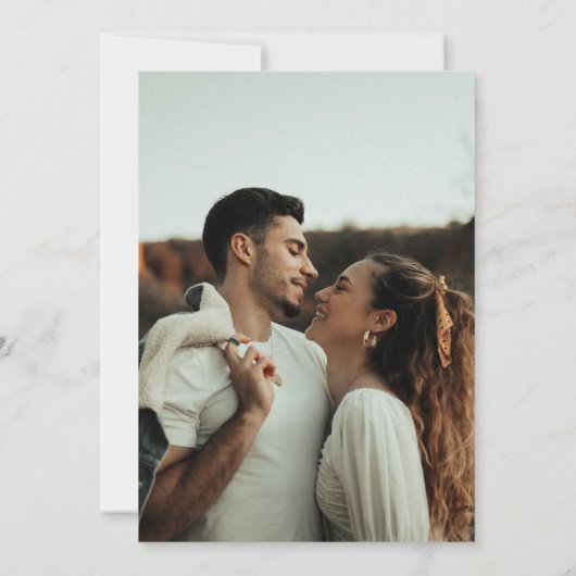 Romantisches Schwarz-Script-Foto Hochzeit Einladung (Rückseite)