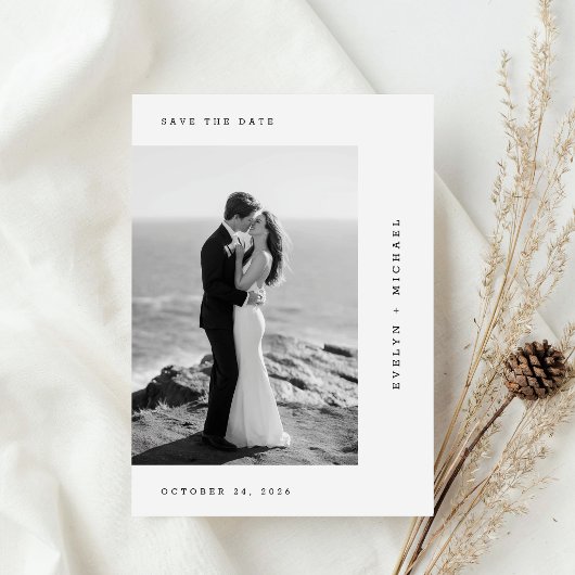 Romantisches Schwarz-Weiß-Hochzeitsfoto Save The Date