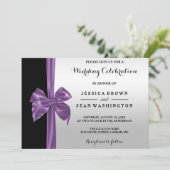 Romantisches Silk Bogen-Silber u. schwarze Einladung (Stehend Vorderseite)