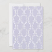Romantisches Soft Lilac Floral Wappen Elegante Hoc Einladung (Rückseite)