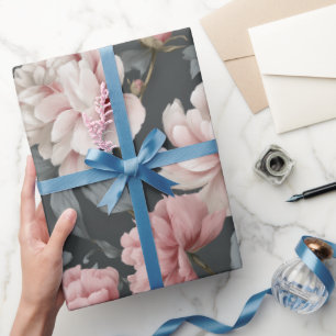 Romantisches verstaubtes rosa Pfingstrosen graues  Geschenkpapier