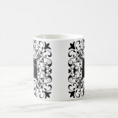 Romantisches verziertes Schwarzweiss-Monogramm Kaffeetasse (Mittel)