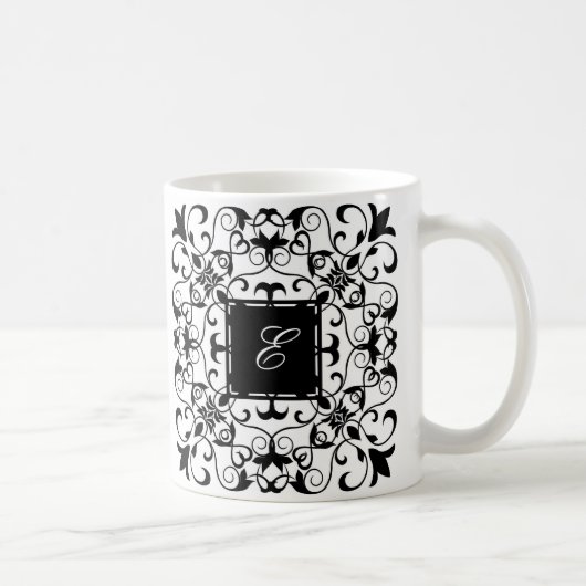 Romantisches verziertes Schwarzweiss-Monogramm Kaffeetasse (Rechts)