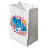 Romantisches weißes blühendes Herz Mittlere Geschenktüte (Vorderseite Schrägansicht)