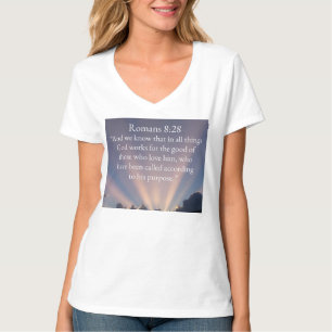Römer 8:28 Bibelvers Frauen V-Ausschnitt T-Shirt