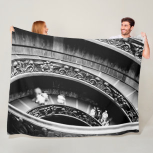 Römische Spiraltreppe aus Schwarz und Weiß Fleecedecke