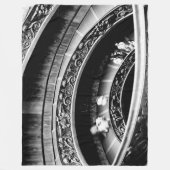 Römische Spiraltreppe aus Schwarz und Weiß Fleecedecke (Vorderseite)