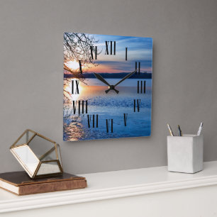 Römische Stunden und Minuten Markierungen auf Gold Quadratische Wanduhr