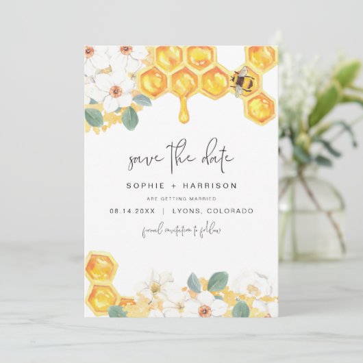 ROMY Rustic White Floral Honey Bee Save the Date Einladung (Stehend Vorderseite)