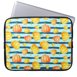 Rong um Orange Pumpkin. Nahtlose Aquarellkiste Laptopschutzhülle
