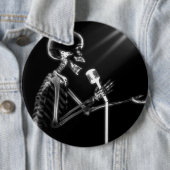 RÖNTGENSTRAHL-SKELETON GESANG AUF RETRO MIC - B&W BUTTON (Beispiel)