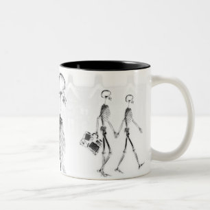 Röntgenstrahl-Skelett-Nachmittagstroll-Negativ BW Zweifarbige Tasse
