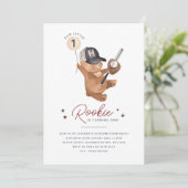 Rookie 1. Geburtstagsbären-Foto Einladung (Stehend Vorderseite)