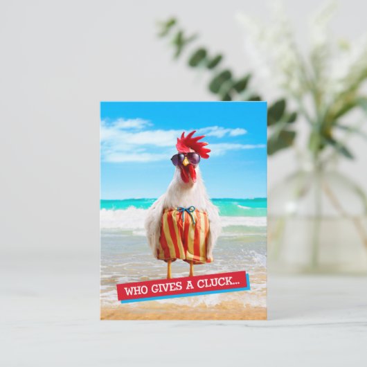 Rooster Dude Chillin' at Beach in Swim Trunks Postkarte (Stehend Vorderseite)
