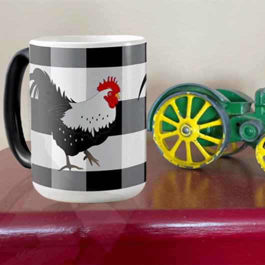 Rooster mit Schwarz-weißem Karo Kaffee Tasse