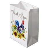 Rooster mit Sonnenblumen Kunst und Kultur Mittlere Geschenktüte (Rückseite Schrägansicht)