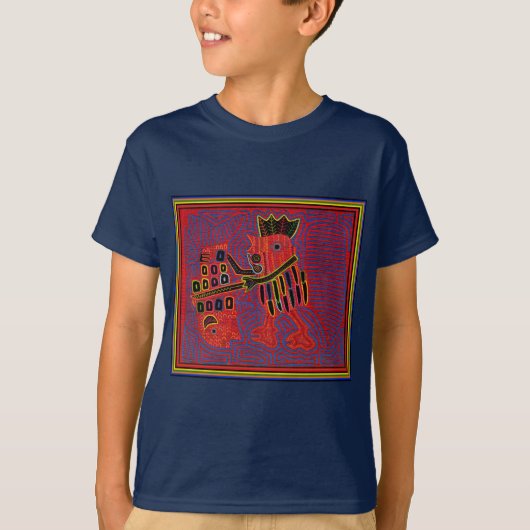 Rooster Scaling a Fish with a Machete T-Shirt (Vorderseite)