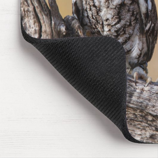 Roosting der Osterschnecke in Bäumen Mousepad (Ecke)