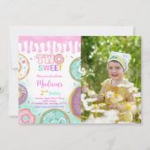 Rosa 2. Geburtstag Donut Party Foto Einladung (Vorderseite)