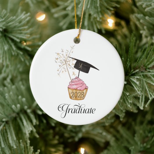 Rosa Abschluss Cupcake Graduate Keramik Ornament (Baum)