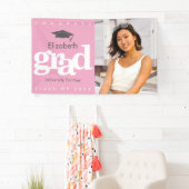 Rosa Abschluss Foto graue Kappe einfach fett moder Banner (Insitu)