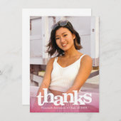 Rosa Abschluss Foto kühn Typografie moderne Chic Dankeskarte (Vorne/Hinten)