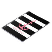 rosa Ankerfarbe mit schwarz auf weißen Streifen Notizblock (Linke Seite)