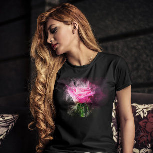 Rosa Aquarell auf schwarzem Hintergrund T-Shirt