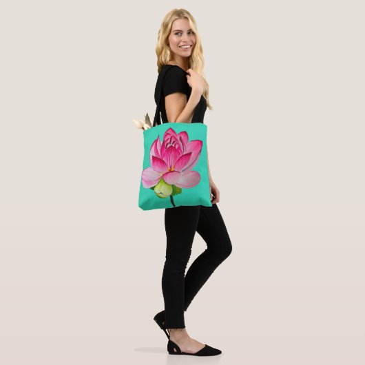 Rosa Aquarelllotus Blume Kunst Tasche (Am Model)