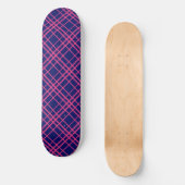 Rosa auf blauem Tartan Kariertes Muster Skateboard (Vorderseite)