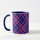 Rosa auf blauem Tartan Kariertes Muster Tasse (Links)