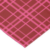 Rosa auf dem Maroon Red Tartan Kariertes Muster Tischdecke (Schrägansicht)