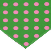 Rosa auf grünem Polka-Punkte-Musterdesign Tischdecke (Schrägansicht)