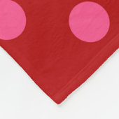 Rosa auf rotem Polka Dots Design Fleecedecke (Ecke)