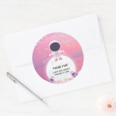 Rosa Außenraumdusche Kleiner Explorer Kinderdusche Runder Aufkleber (Umschlag)