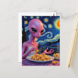 Rosa Außerirdischer isst Pierogies Postkarte