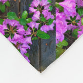 Rosa Azaleen Blume, rustikales Hinterhofholz Fleecedecke (Ecke)