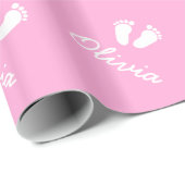 Rosa Babyspuren, die Papier mit Mädchenname verpac Geschenkpapier (Rolleneckpunkt)