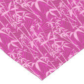 Rosa Bambusgras auf magentafarbenem Muster Kurzer Tischläufer (Ecke)