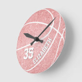 rosa Basketball der personalisierten Mädchen Runde Wanduhr (Winkel)