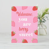Rosa Berry Sweet Strawberry Valentinstag Feiertagskarte (Stehend Vorderseite)