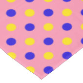 Rosa Blau Gelb Punkte Design Tischdecke (Schrägansicht)