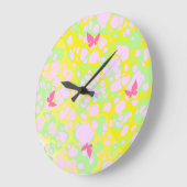 Rosa Blobs und Schmetterlinge Große Wanduhr (Winkel)