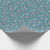 Rosa Blume auf blauem Muster Geschenkpapier (Ecke)