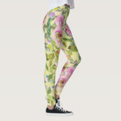 Rosa Blume auf gelben Leggings (Rechts)