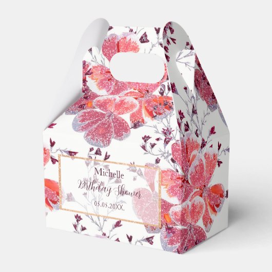Rosa Blume auf Weiß. Geschenkschachtel (Vorderseite)