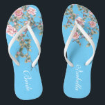 Rosa Blume Bright Blue Wedding Bride Badesandalen<br><div class="desc">Die Flops sind mit rosa Blume Illustration auf hellblauem Hintergrund und einem klassischen Hochzeitstil Typografie. Dieses schöne Paar eleganter Flip Flops wäre ein schönes etwas Blau für eine Frühlings- oder Sommerhochzeit. -Zeile Anpassen mit dem Text mithilfe der Vorlagenfelder. Wenn Sie gewollt haben, um den Stil, die Farbe oder die Textplatzierung...</div>