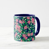 Rosa Blume, dunkelblauer Hintergrund Tasse (VorderseiteRechts)