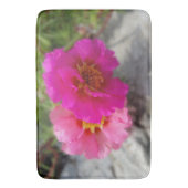 Rosa Blume in der Sonne Badematte (Vorderseite Vertikal)